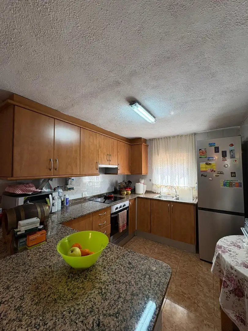 Cocina de Casa o chalet en venta en Castellón de la Plana / Castelló de la Plana con Jardín privado y Piscina comunitaria
