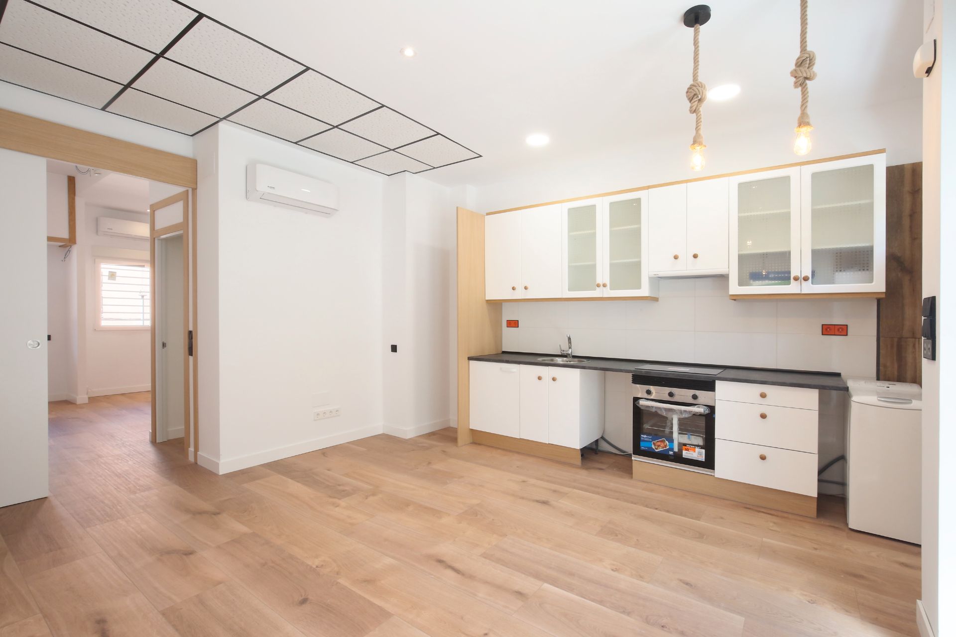 Kitchen of Flat for sale in  Madrid Capital  with Air Conditioner, Heating and Oven