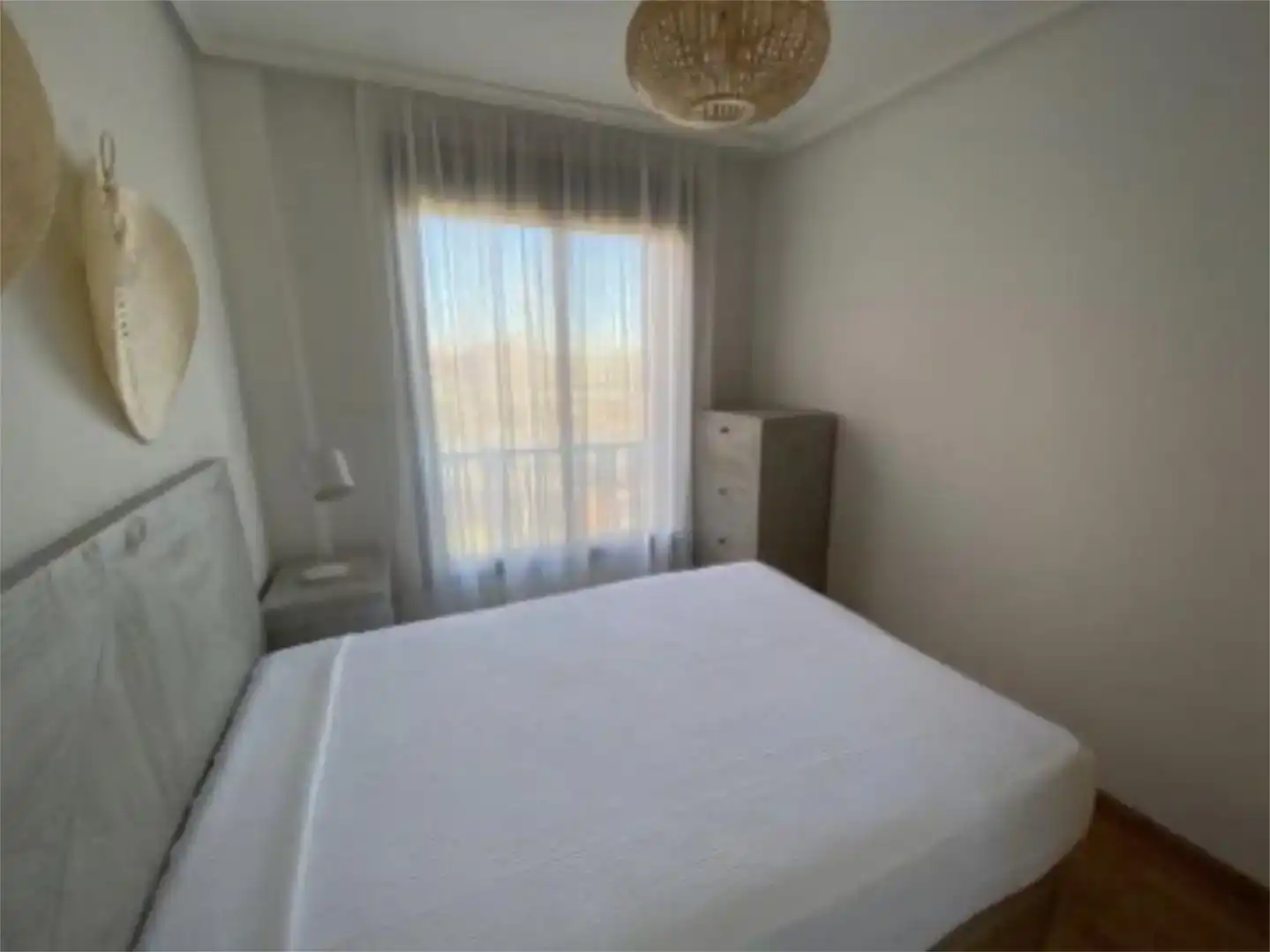 Schlafzimmer von Wohnung zur Miete in  Madrid Capital mit Klimaanlage, Schwimmbad und Balkon