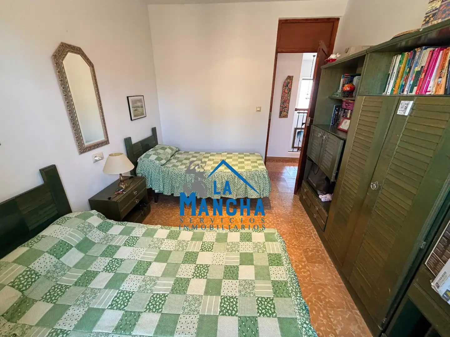 Habitación de Casa o chalet en venta en Hoya-Gonzalo con Calefacción, Jardín privado y Amueblado