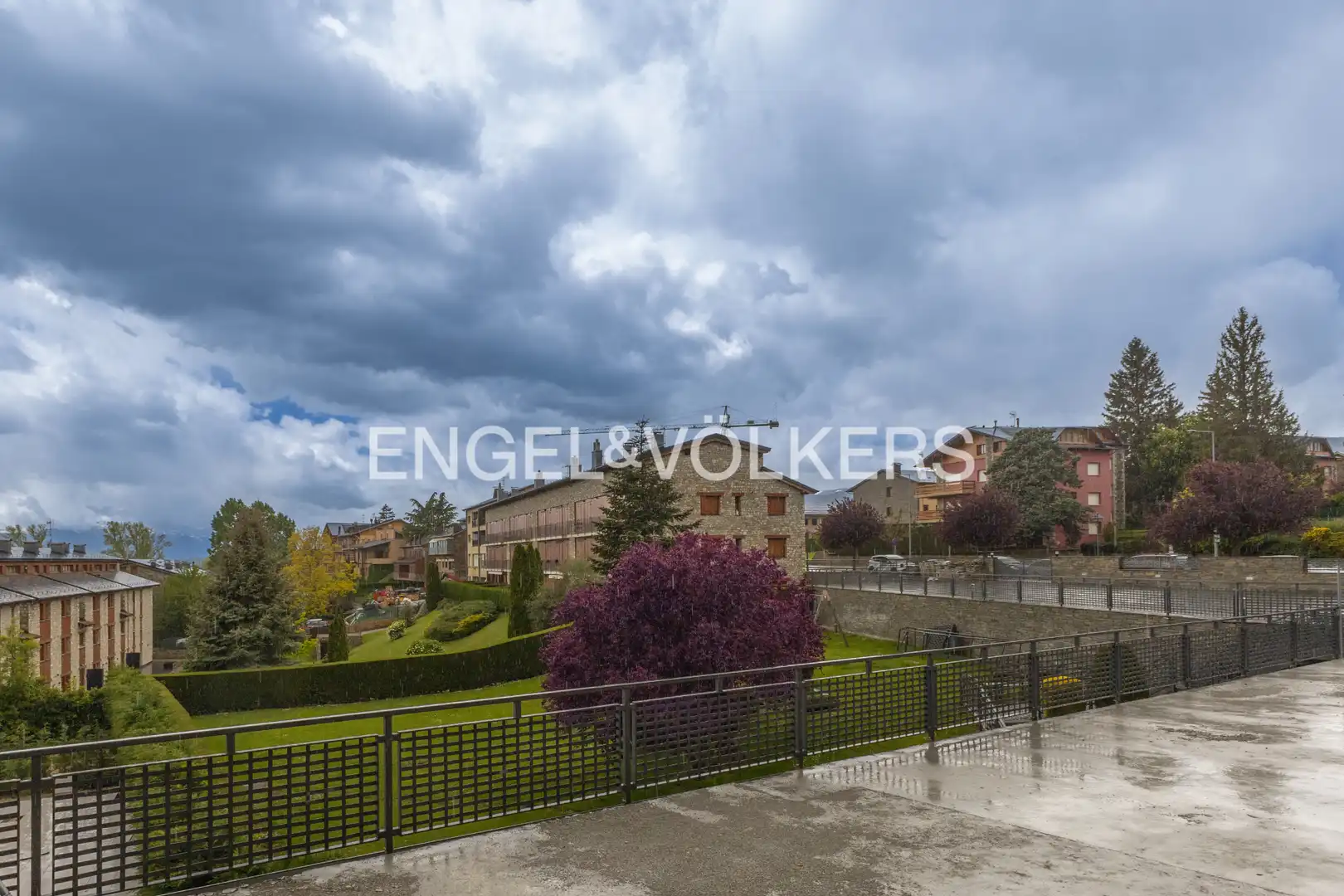 Vista exterior de Apartamento en venta en Llívia con Calefacción, Parquet y Terraza