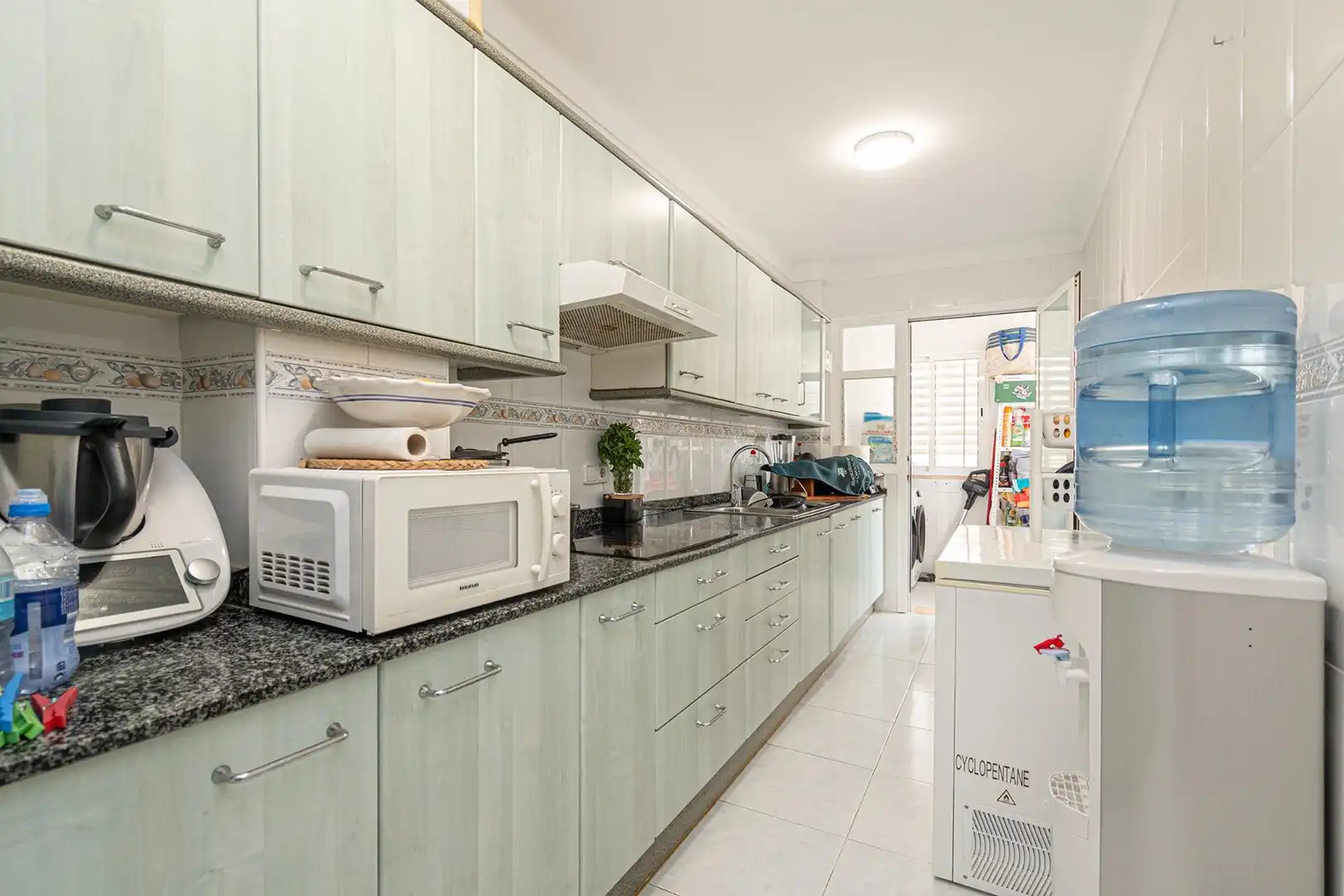 Kitchen of Flat for sale in Alcúdia  with Air Conditioner, Terrace and Storage room