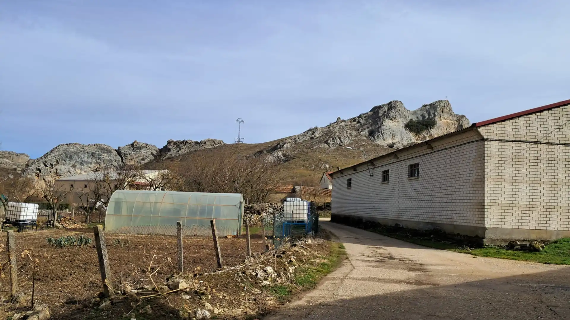 Außenansicht von Country house zum Verkauf in Basconcillos del Tozo