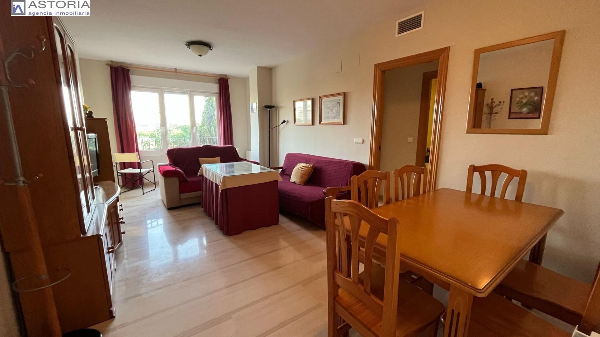 Living room of Flat to rent in  Granada Capital  with Heating