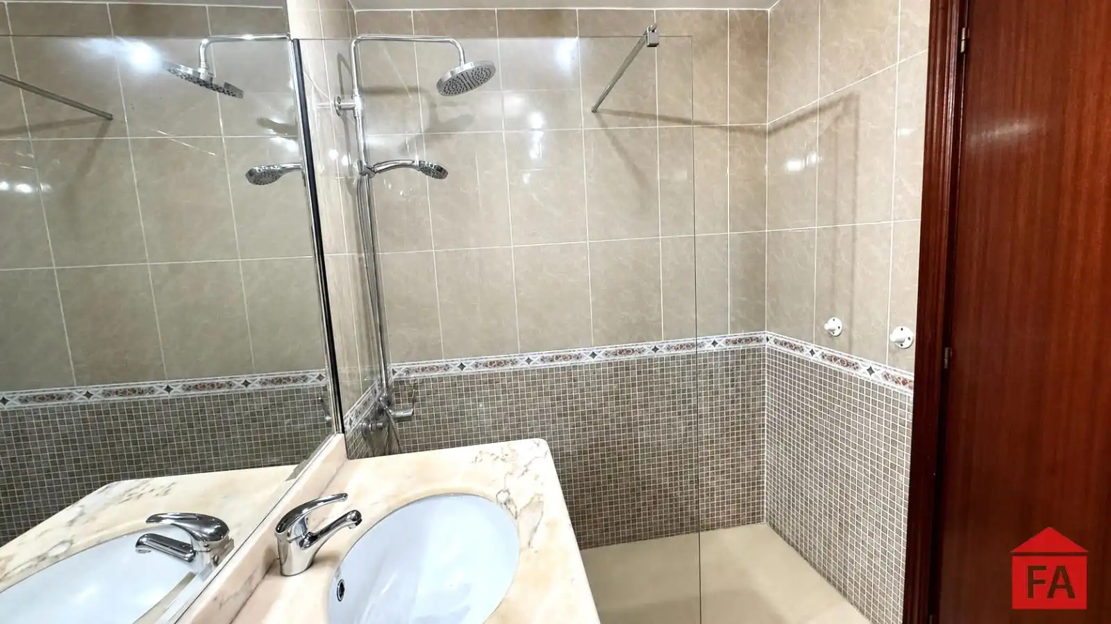 Baño de Piso en venta en El Vendrell con Aire acondicionado, Calefacción y Terraza