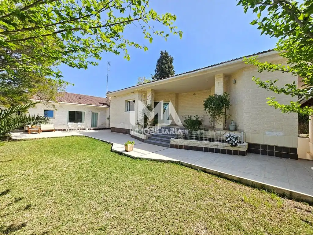 Chalet con piscina en venta en Montealegre, imagen 4