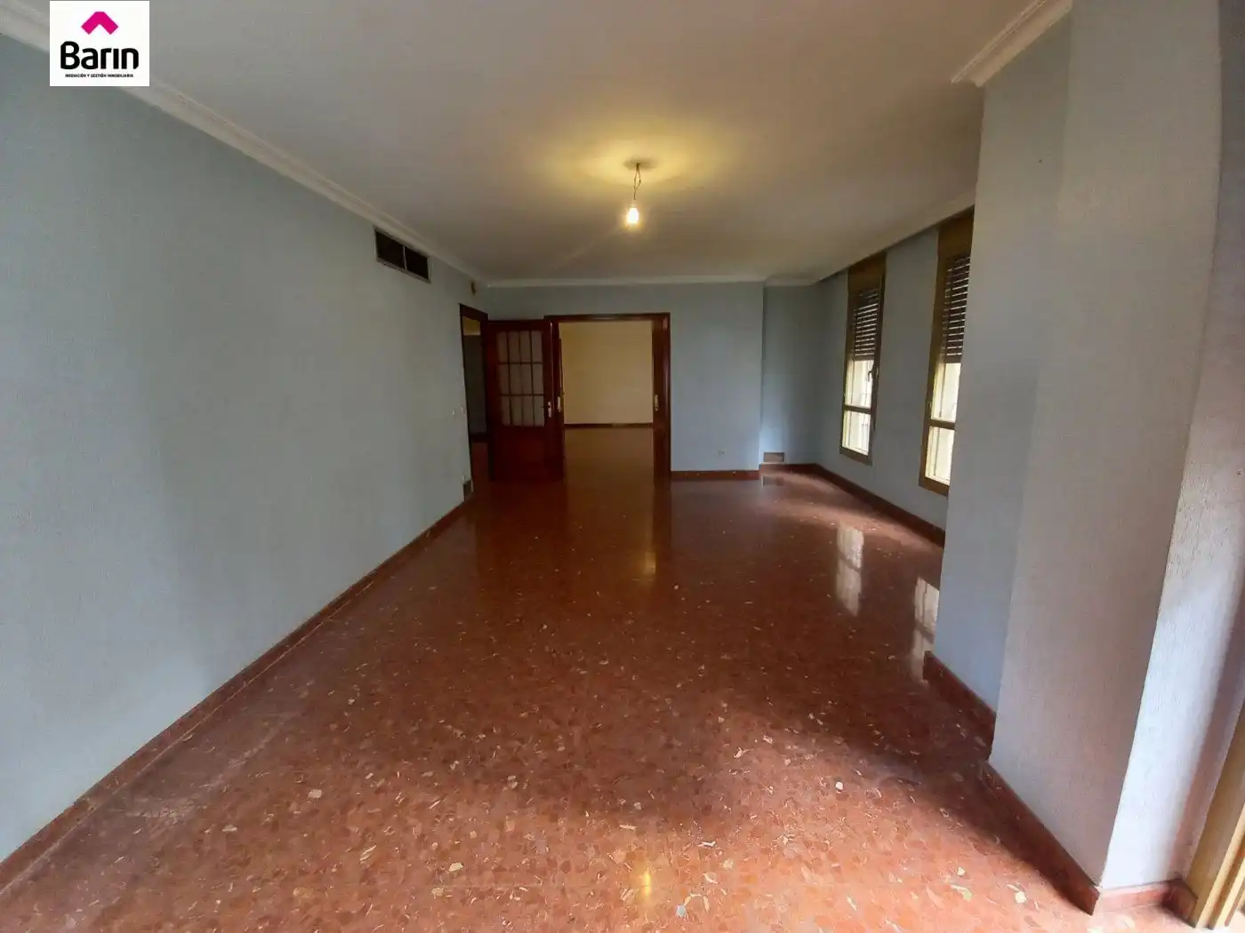 Wohnung zum Verkauf in Córdoba mit Klimaanlage, Terrasse und Abstellraum