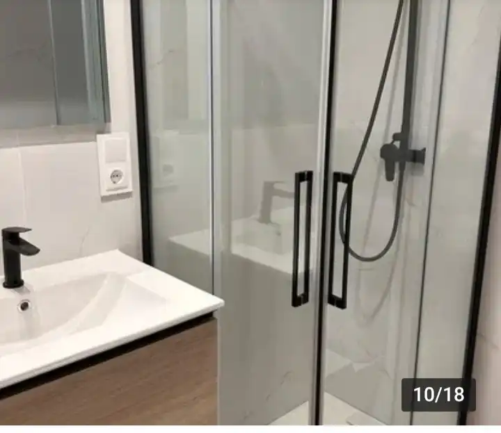 Bathroom of Flat for rent in Granada  with Air Conditioner, Heating and Private garden