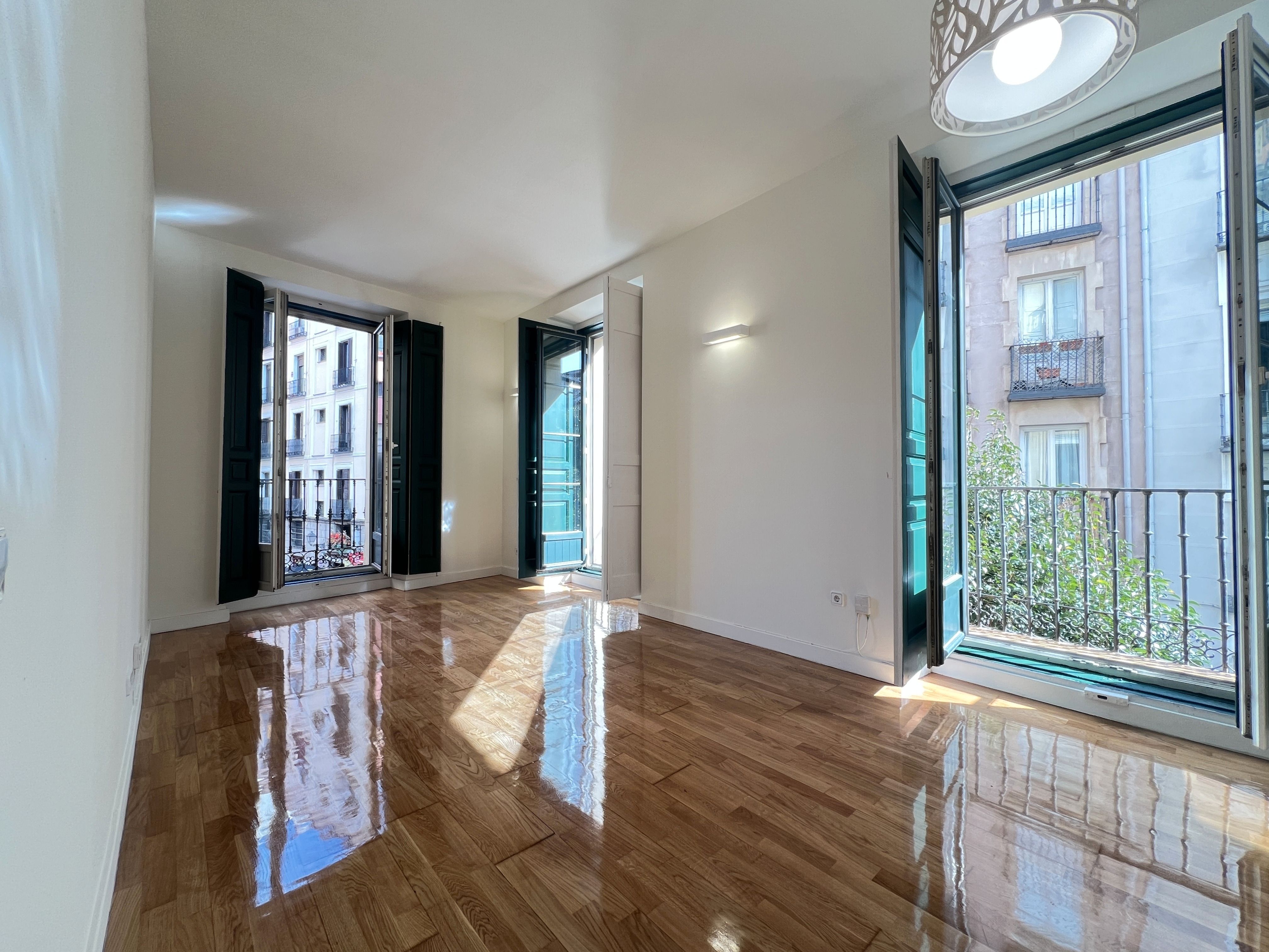 Pis de lloguer a Calle de Cuchilleros, Palacio, Centro