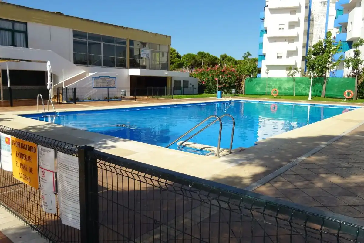 Schwimmbecken von Wohnung zum Verkauf in Almonte mit Klimaanlage, Heizung und Terrasse