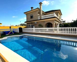Piscina de Casa o xalet en venda en El Puerto de Santa María amb Aire condicionat, Jardí privat i Terrassa