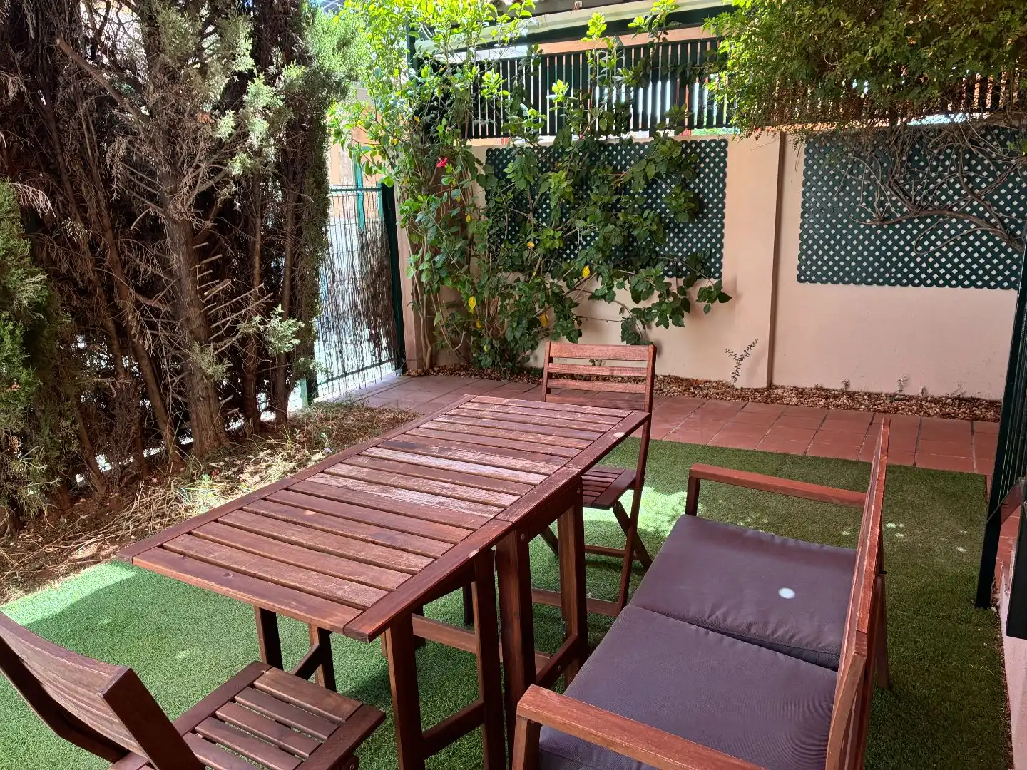 Terrasse von Maisonette zur Miete in Dos Hermanas mit Klimaanlage, Privatgarten und Abstellraum