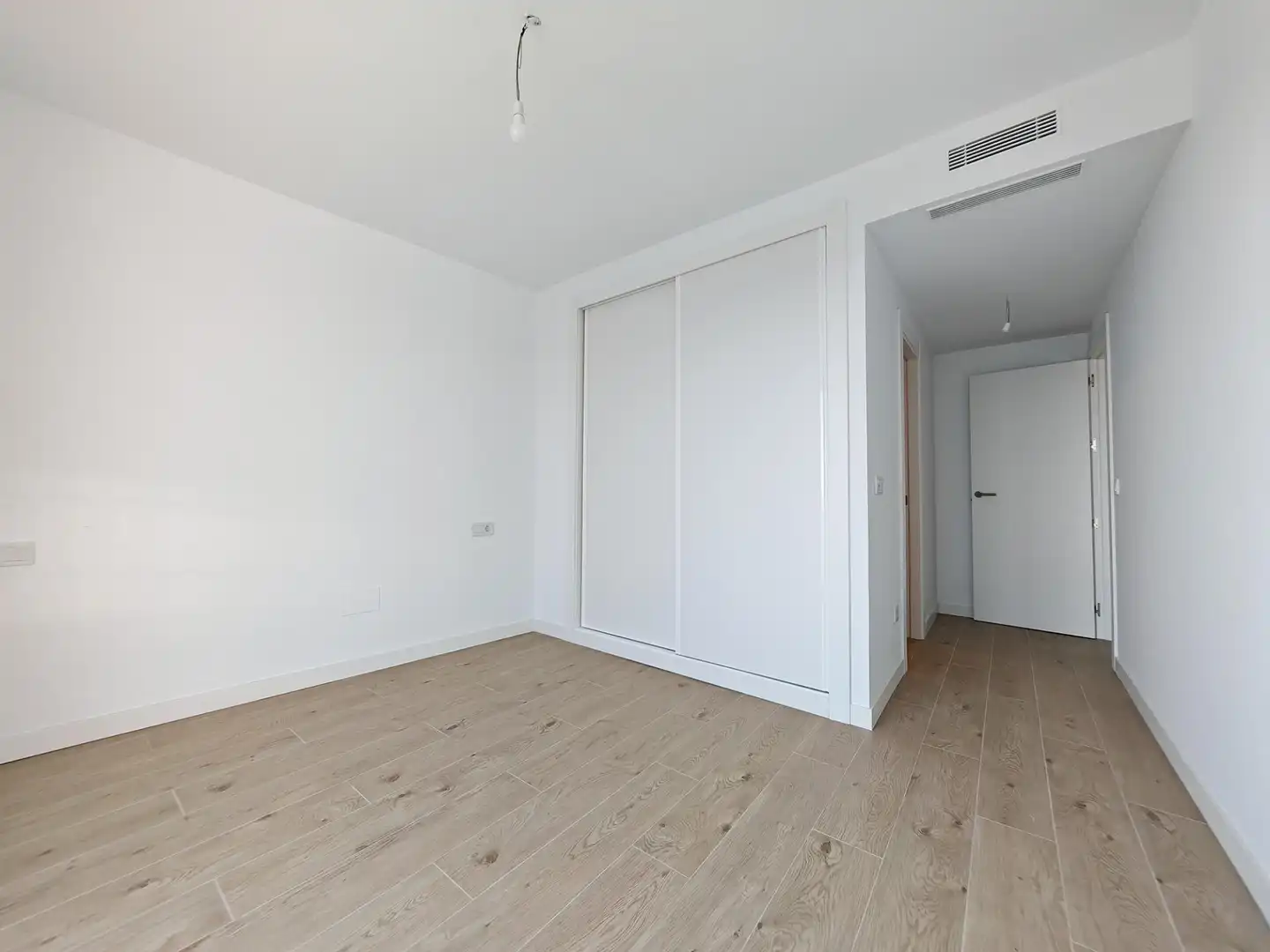 Dormitori de Apartament en venda en Estepona amb Aire condicionat, Calefacció i Terrassa