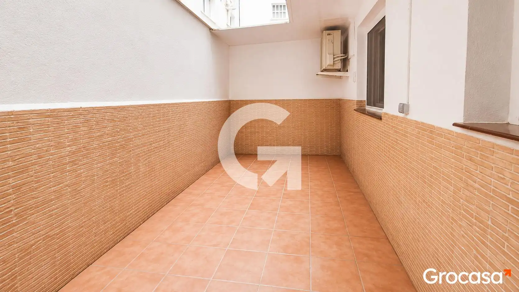 Terrasse von Wohnung zum Verkauf in Vilanova i la Geltrú mit Klimaanlage, Terrasse und Ofen