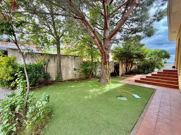 Detached house with balcony for sale in Guadarrama