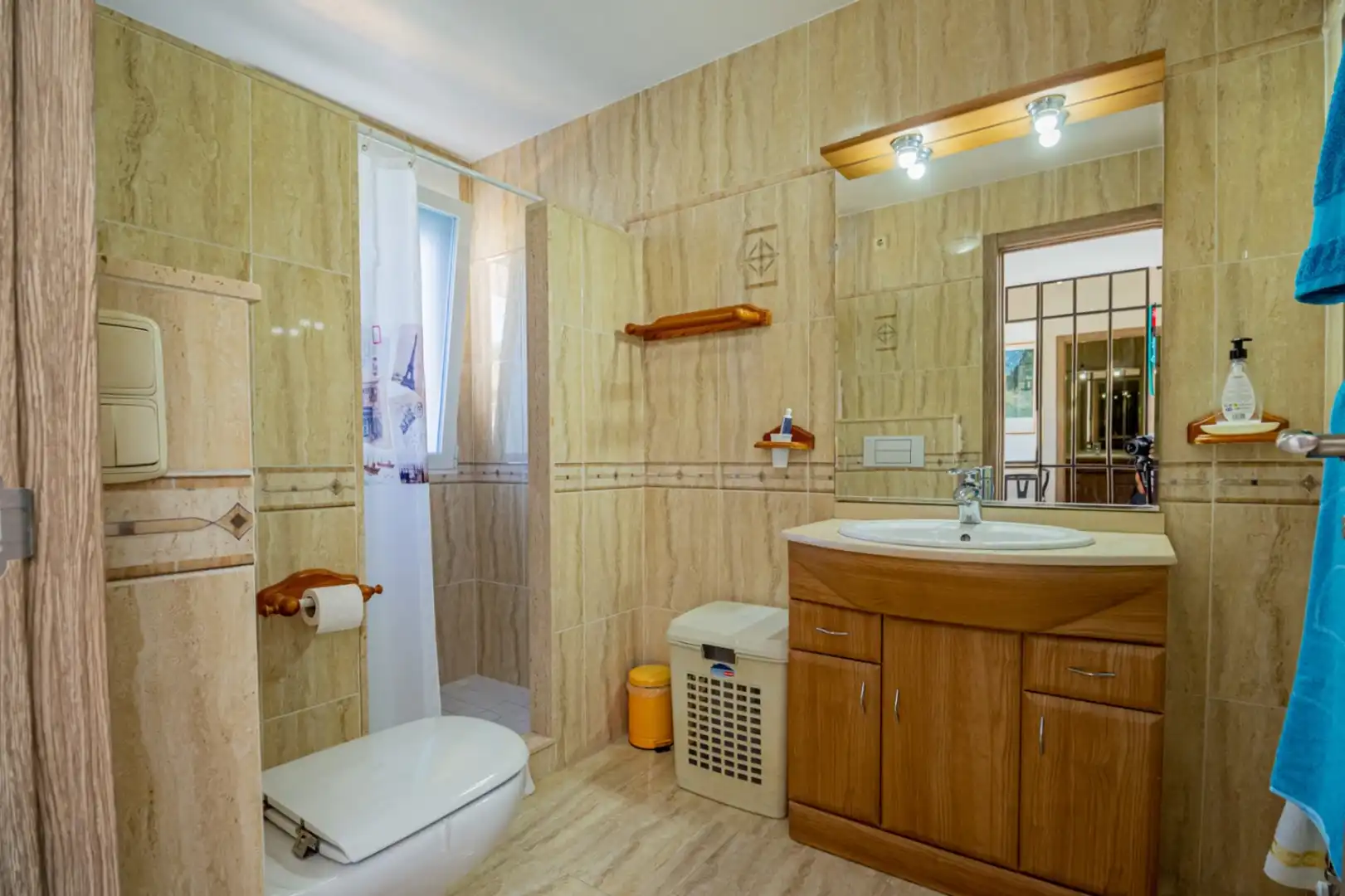 Baño de Casa o chalet en venta en L'Alfàs del Pi con Aire acondicionado, Calefacción y Jardín privado