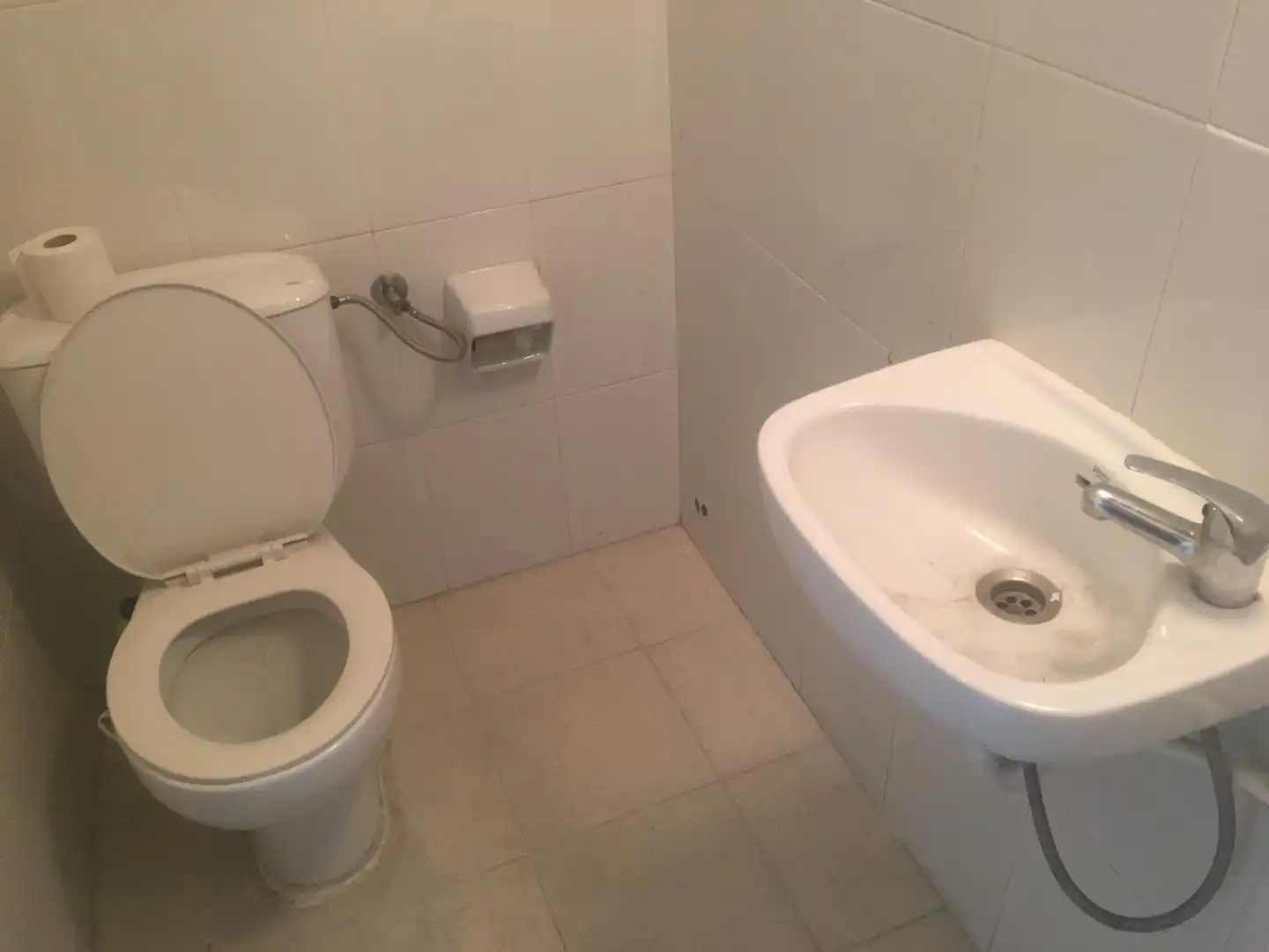 Badezimmer von Geschaftsraum zur Miete in Vidreres