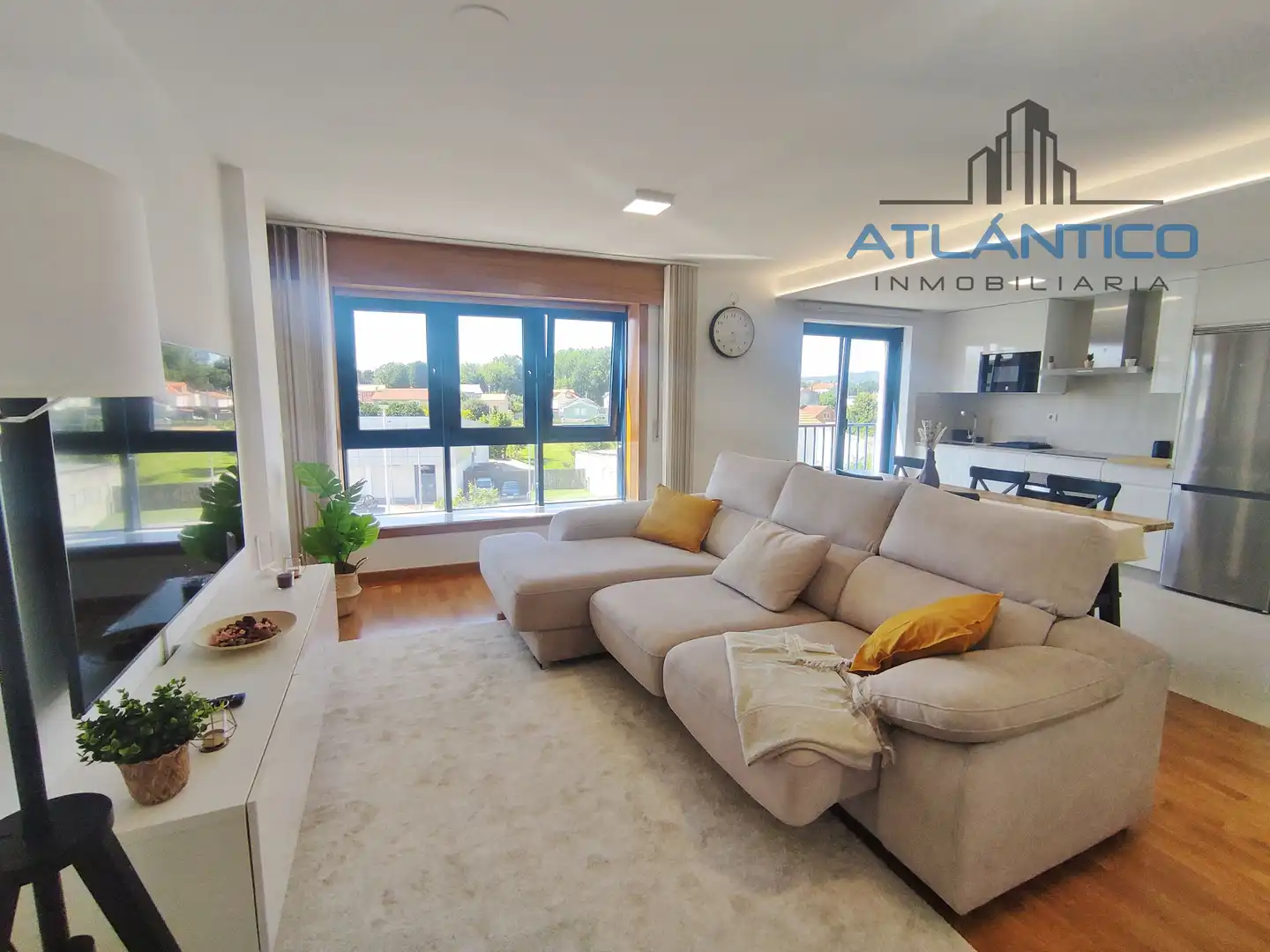 Wohnung zur Miete in Avenida de Bértoa, Carballo
