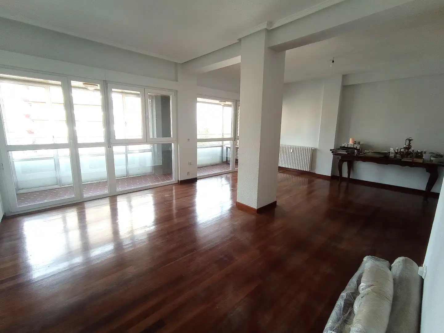 Sala d'estar de Pis en venda en Valladolid amb Parquet, Terrassa i Traster