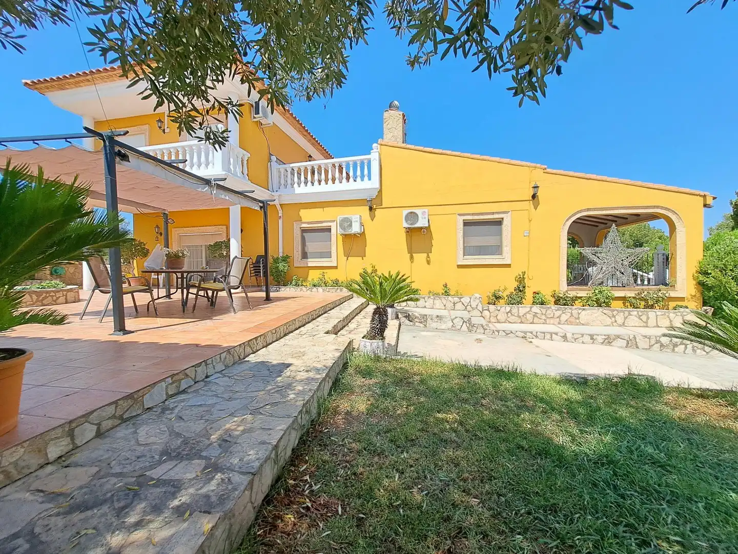 Detached house with pool for sale in Alberic
