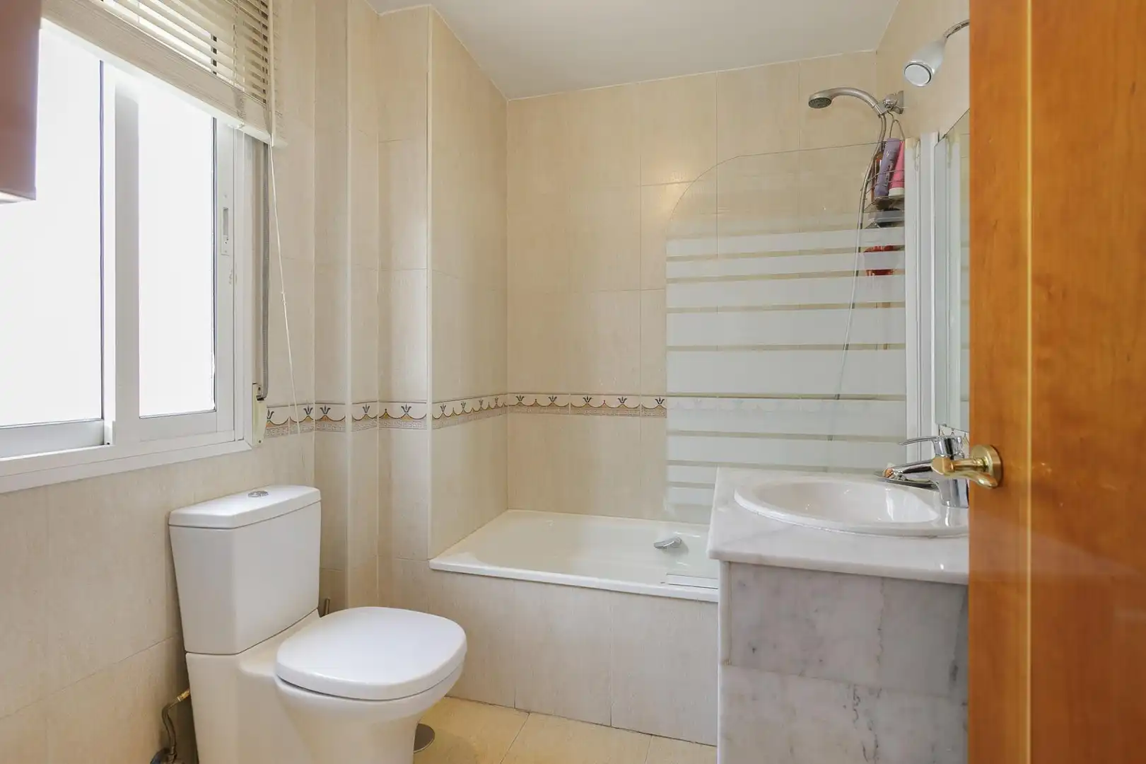 Bathroom of Houses for sale in Granada  with Air Conditioner, Heating and Terrace