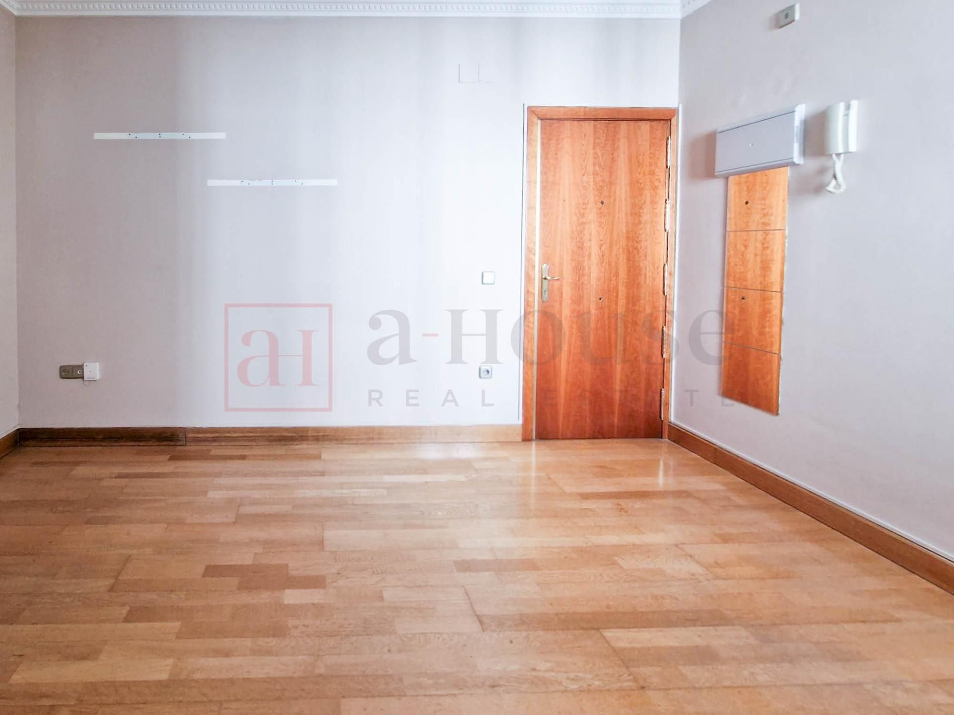 Bedroom of Flat for sale in  Madrid Capital  with Heating and Parquet flooring