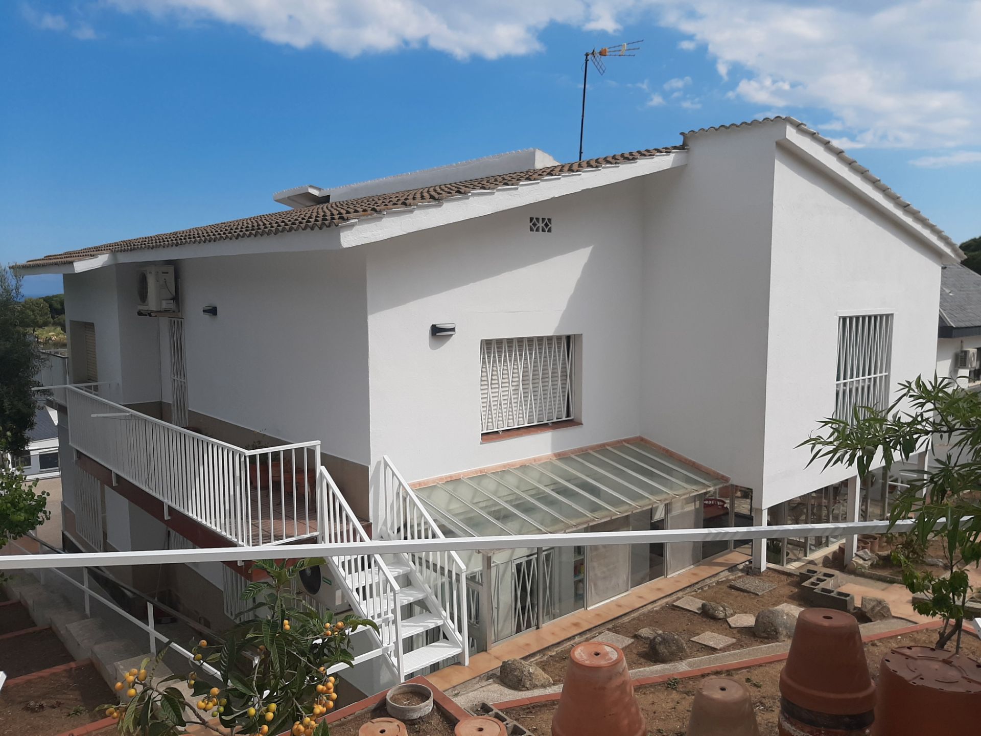 Vista exterior de Casa o xalet en venda en Badalona amb Calefacció, Jardí privat i Terrassa
