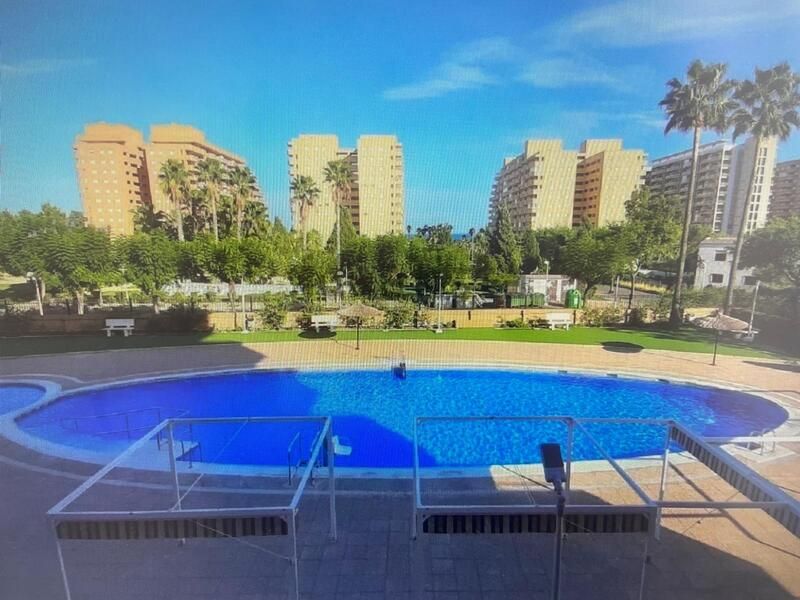 Swimming pool of Flat for sale in Oropesa del Mar / Orpesa  with Air Conditioner, Heating and Private garden