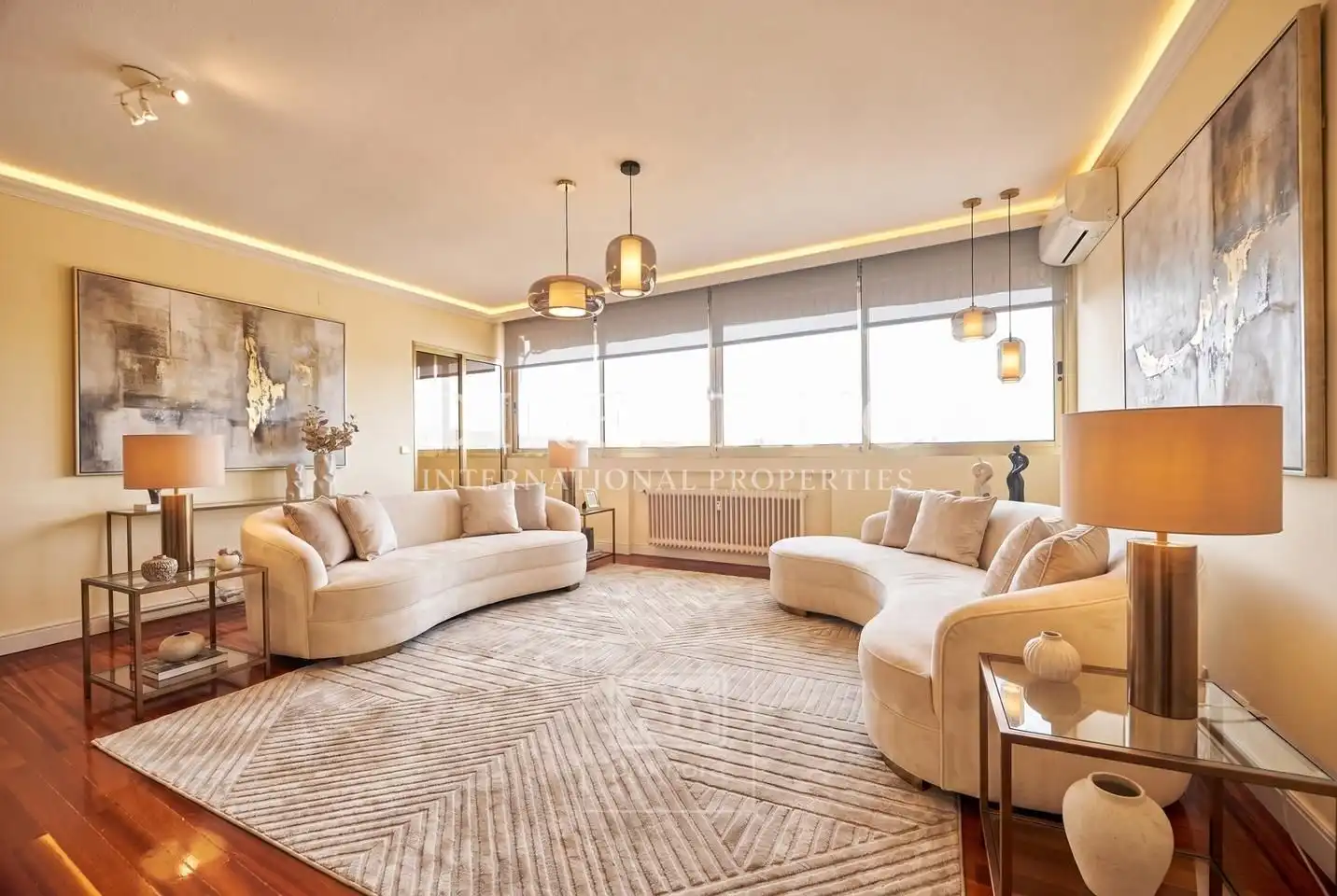 Living room of Flat for sale in Madrid  with Air Conditioner, Heating and Parquet flooring