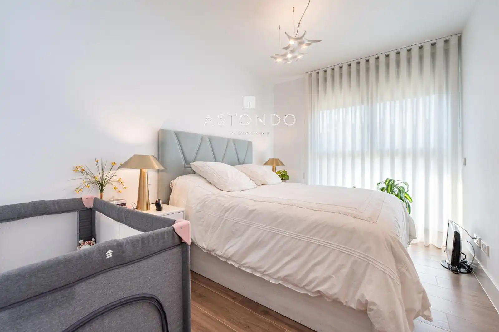 Schlafzimmer von Wohnung zum Verkauf in Madrid mit Klimaanlage, Heizung und Terrasse