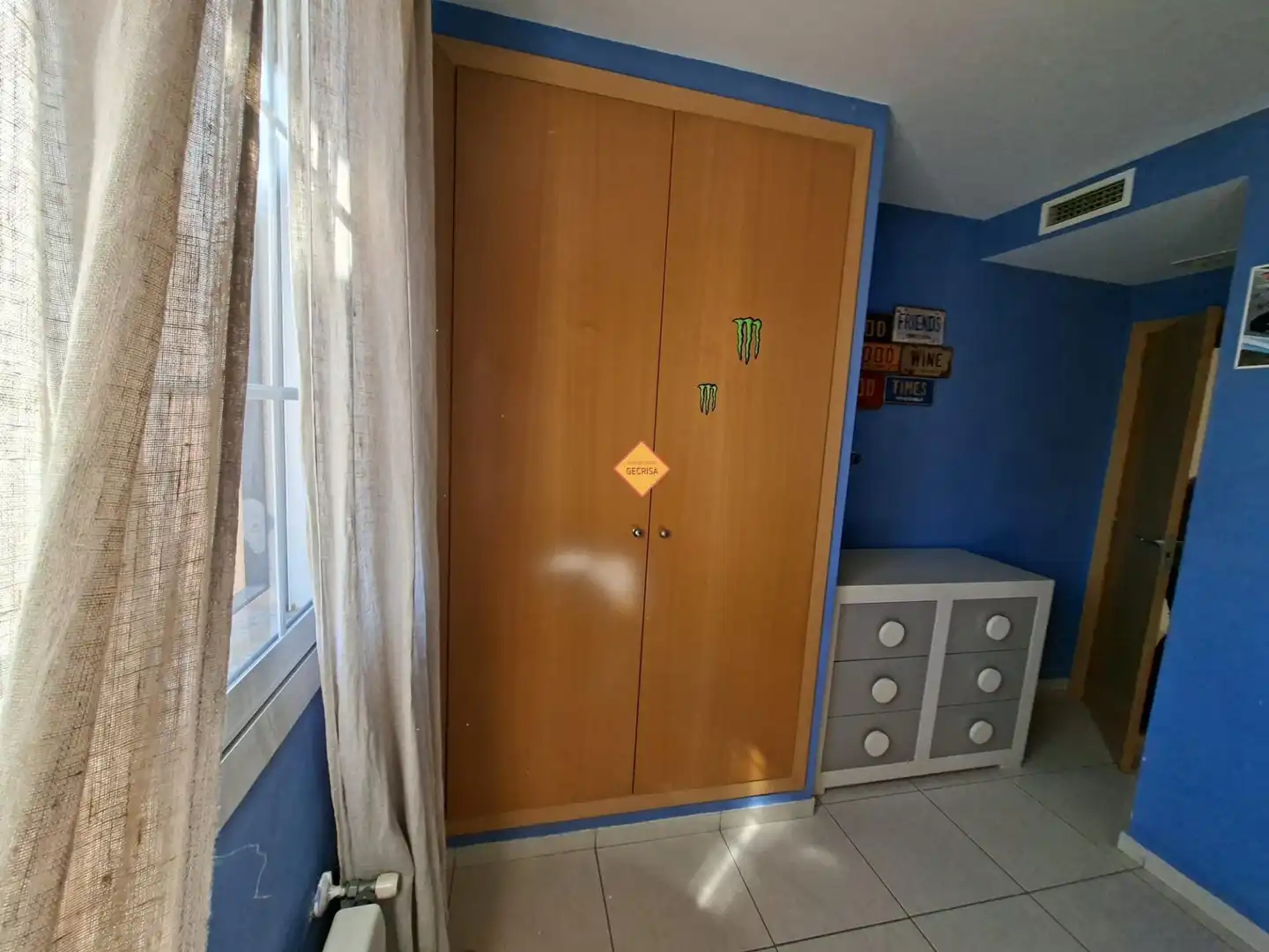 Habitación de Casa o chalet en venta en Paterna con Aire acondicionado, Calefacción y Jardín privado