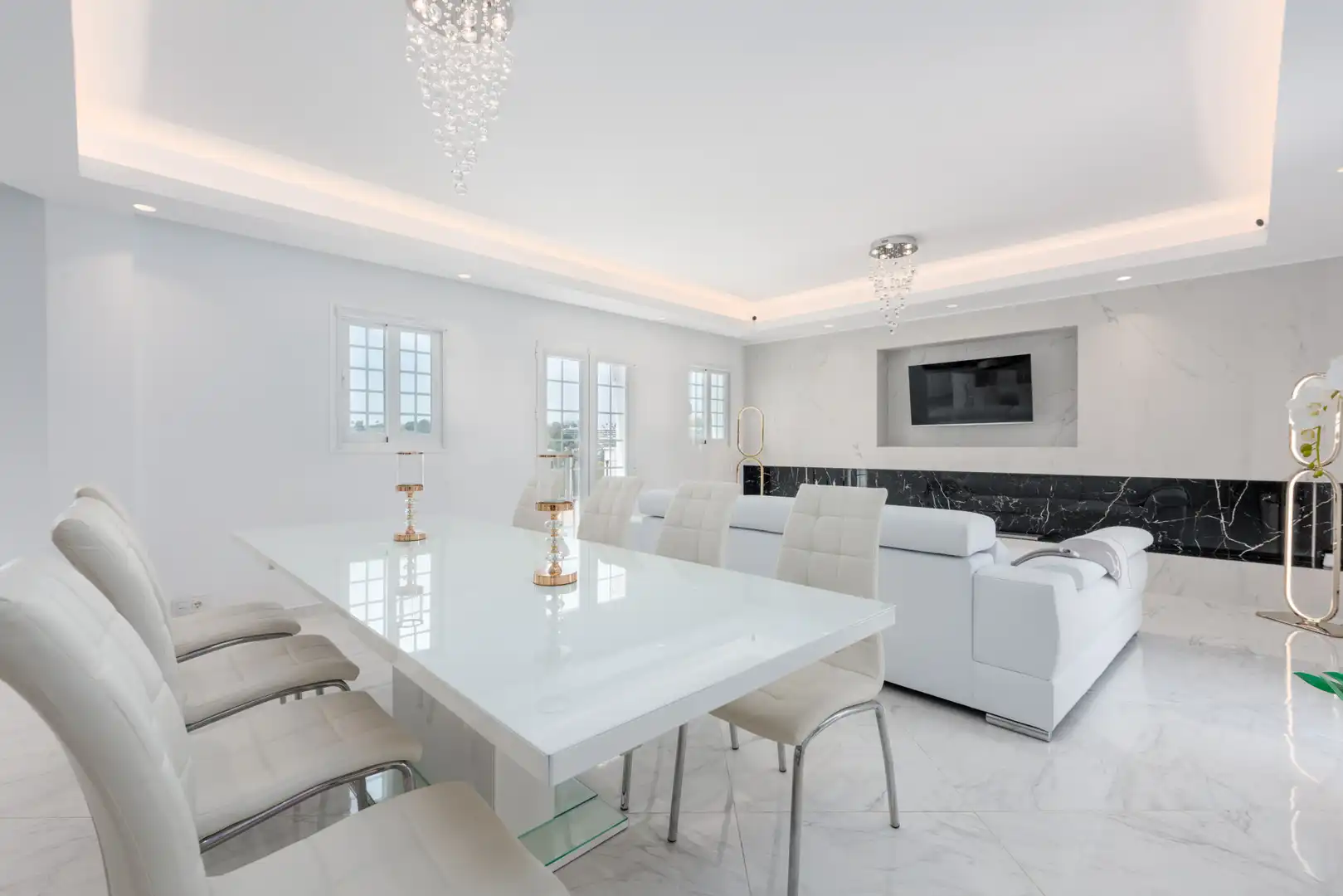 Comedor de Casa adosada en venta en Marbella con Aire acondicionado, Jardín privado y Terraza