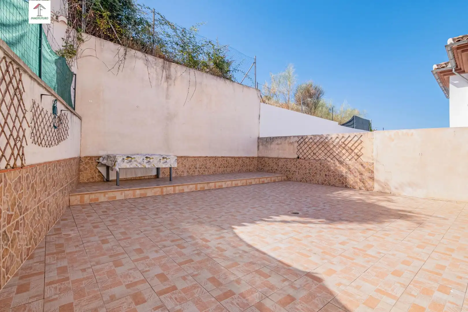 Casa aparellada amb terrassa en venda a Avenida LUIS JAVIER 2, imagen 3