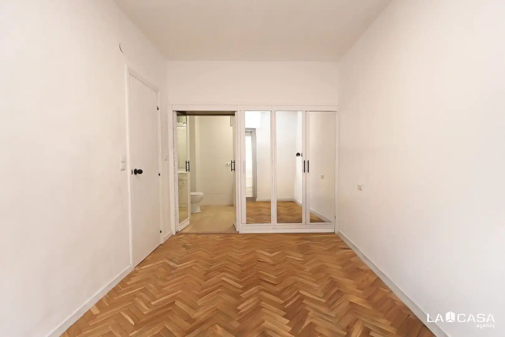 Habitación de Piso en venta en Barcelona con Balcón