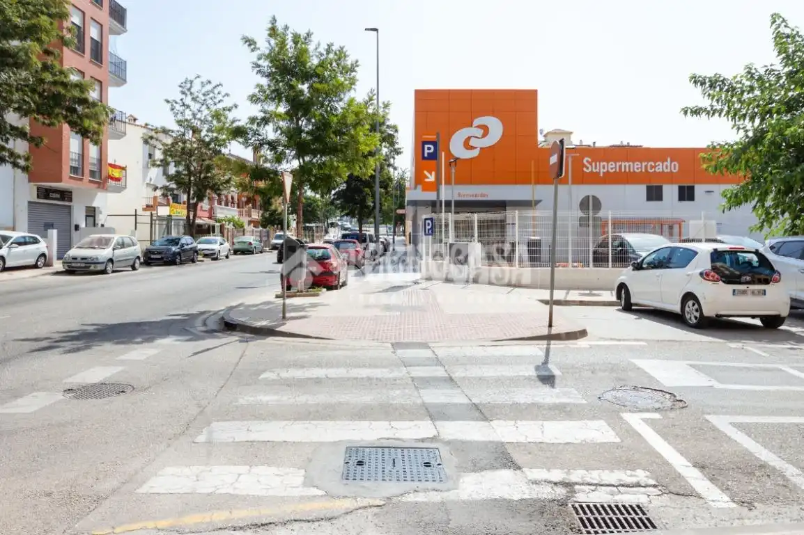 Vista exterior de Pis en venda en Vélez-Málaga amb Terrassa