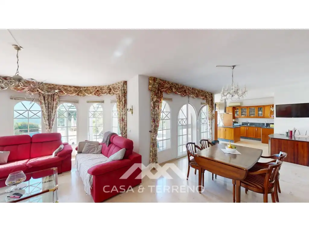 Sala de estar de Casa o chalet en venta en Algarrobo con Aire acondicionado, Jardín privado y Terraza