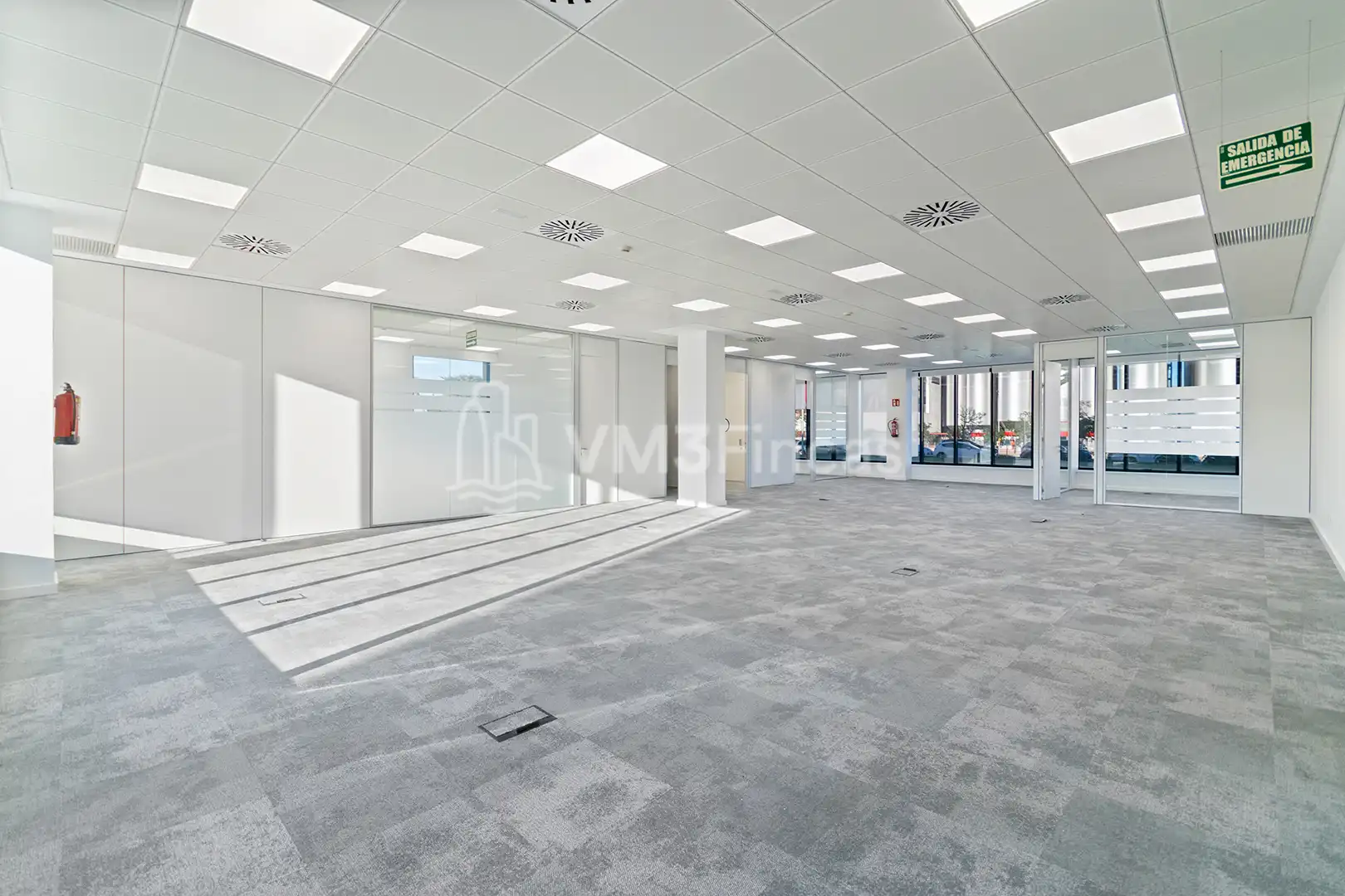 Büro zur Miete in El Prat de Llobregat mit Klimaanlage, Heizung und Terrasse