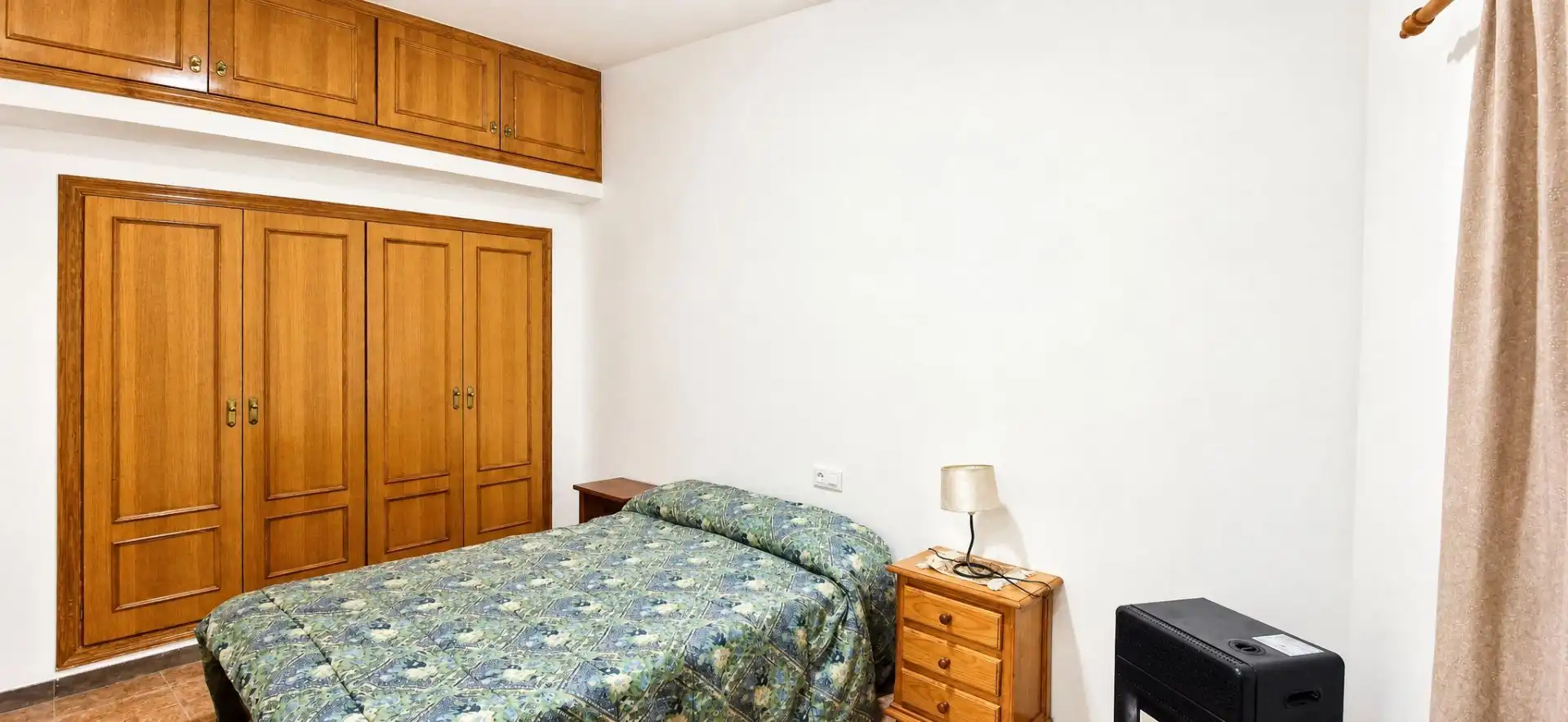 Bedroom of Houses for sale in Losar de la Vera  with Air Conditioner, Terrace and Furnished