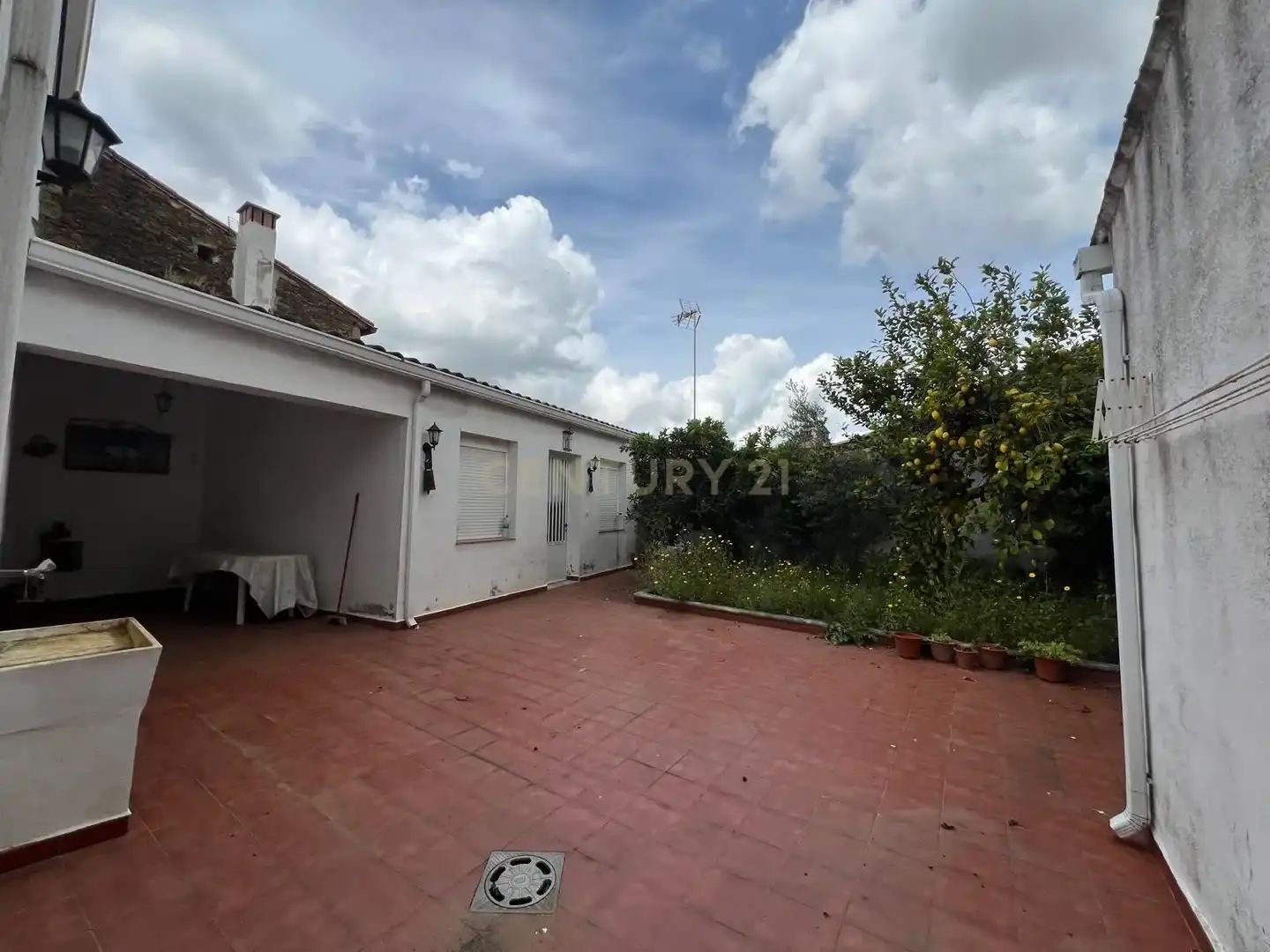 Exterior view of Houses for sale in Madroñera