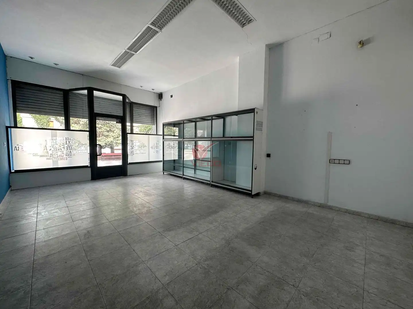 Local comercial en venda a PLAZA DEL ROMERO