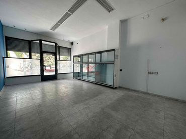 Local comercial en venda a PLAZA DEL ROMERO