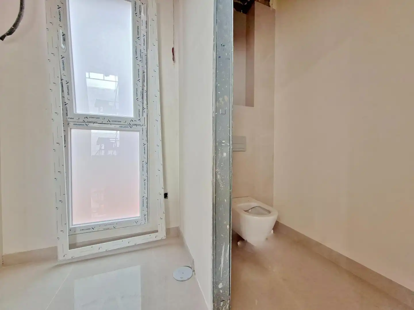 Bathroom of Commercial properties for sale in Roquetas de Mar
