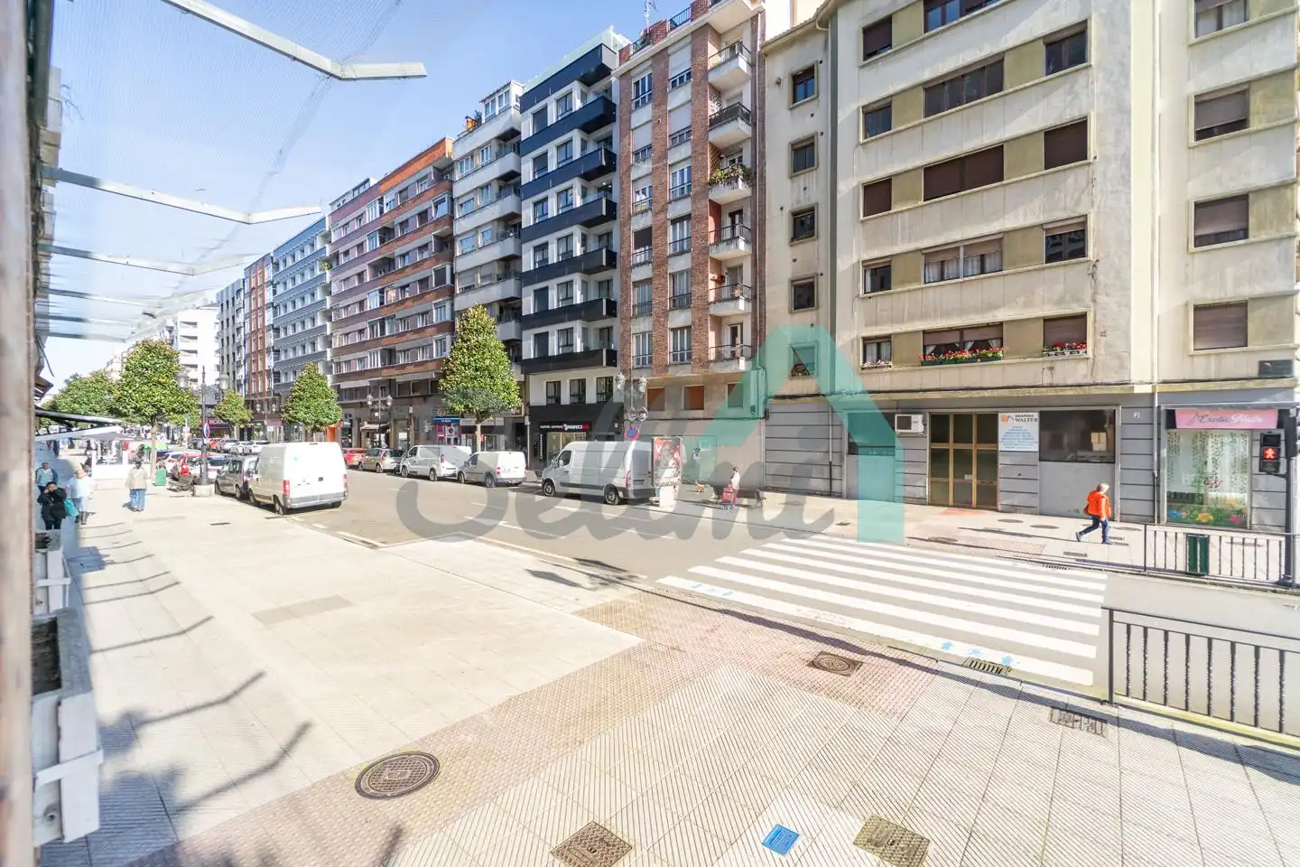 Vista exterior de Piso en venta en Oviedo  con Calefacción, Parquet y Terraza