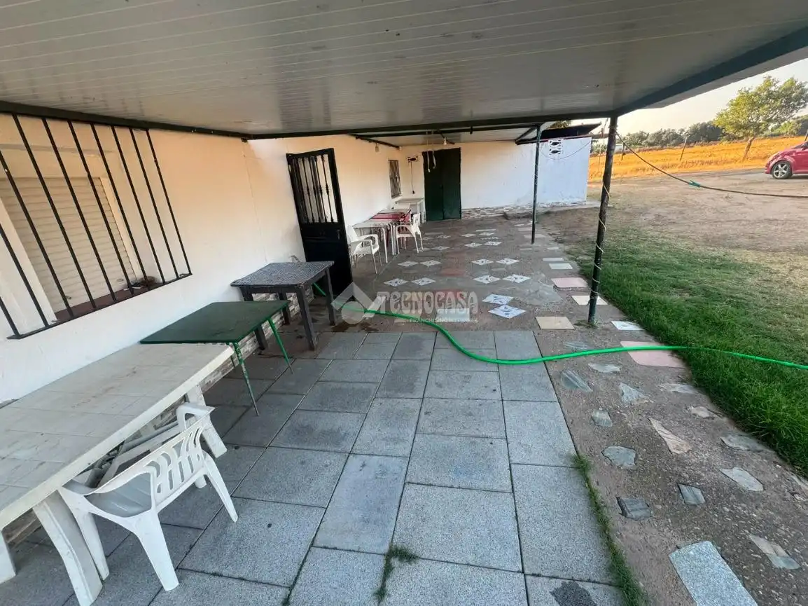 Terrassa de Finca rústica en venda en Badajoz amb Traster i Moblat