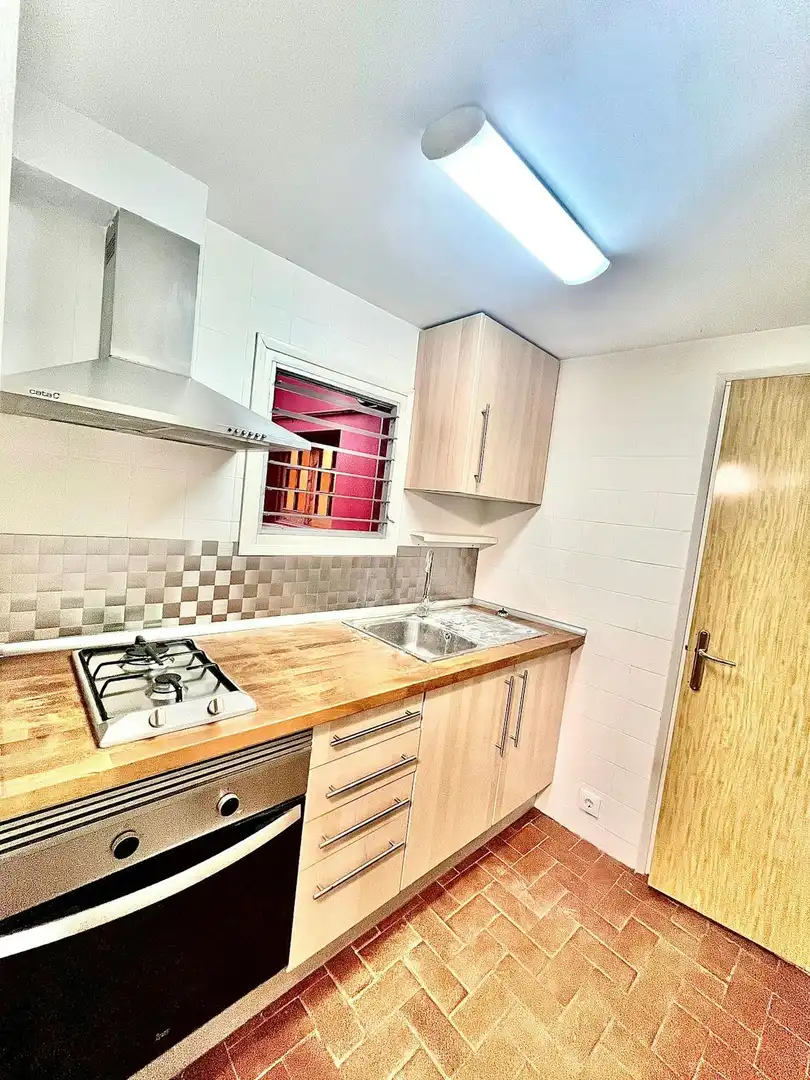 Kitchen of Flat for rent in Barcelona  with Heating, Private garden and Furnished