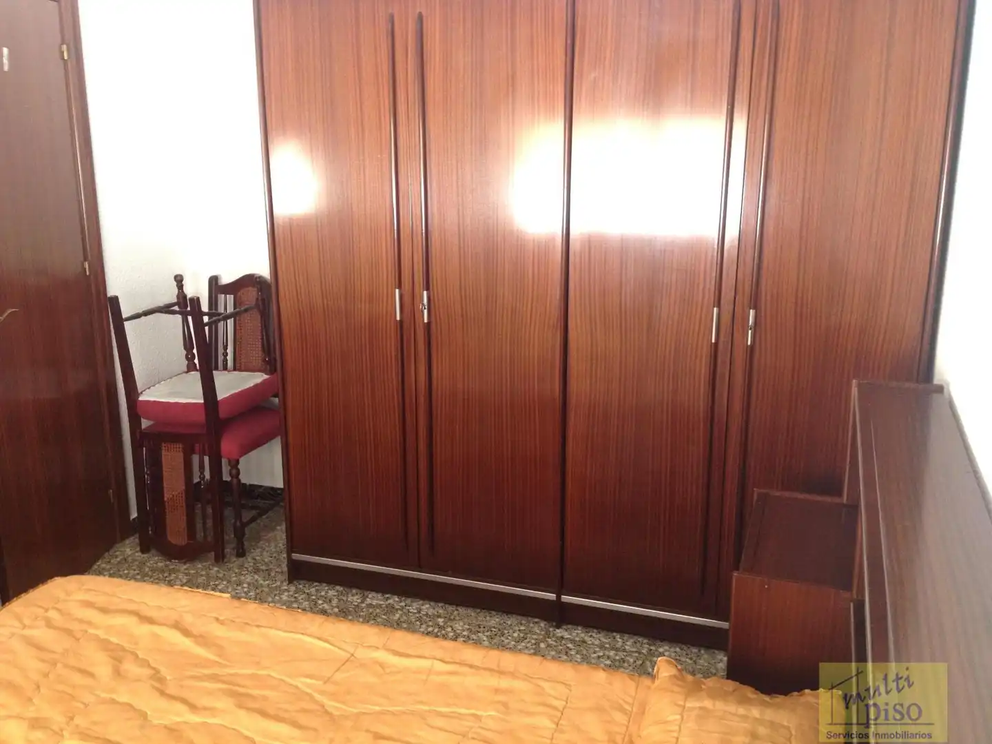 Dormitori de Pis en venda en L'Hospitalet de Llobregat amb Terrassa i Balcó