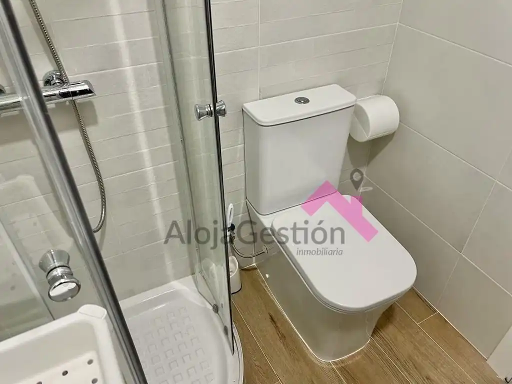 Study for rent in Calle de Podadores, Centro Ciudad