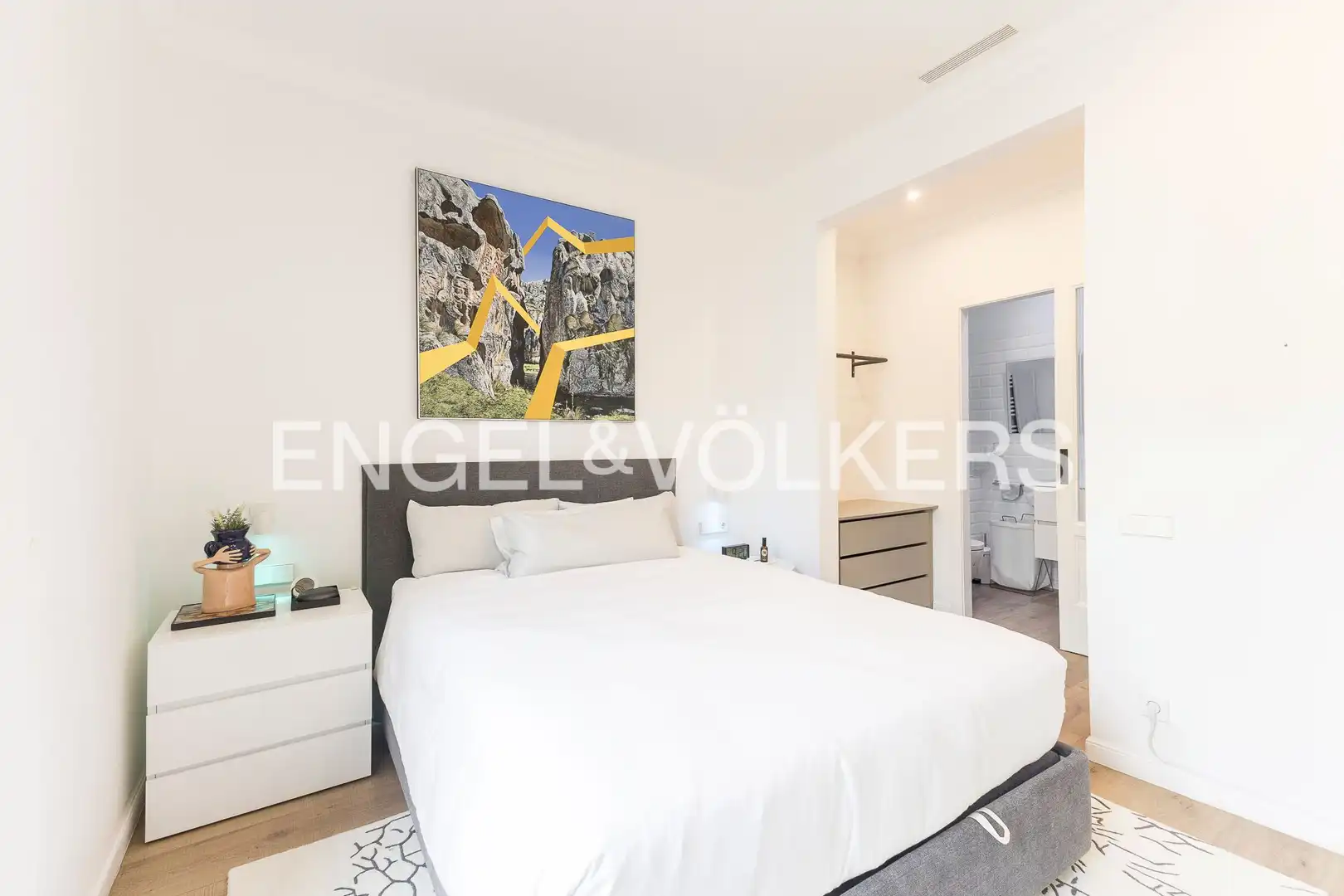 Bedroom of Flat for sale in Barcelona  with Air Conditioner, Heating and Balcony