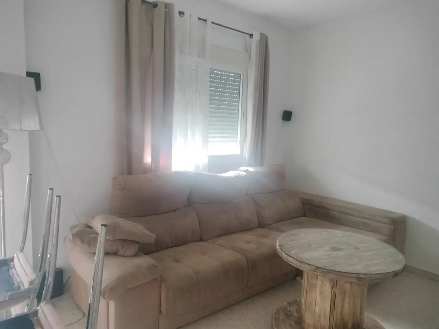 Sala d'estar de Pis en venda en Dos Hermanas amb Aire condicionat, Calefacció i Moblat