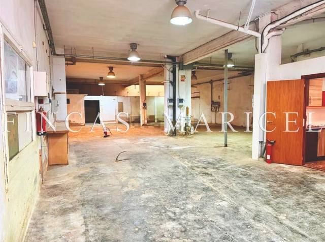 Local comercial en Alquiler en Vallpineda - Santa Bàrbara